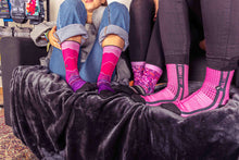 Cargar imagen en el visor de la galería, WAVES - Campaña Día Mundial Contra el Cáncer de Mama (5794845524126)